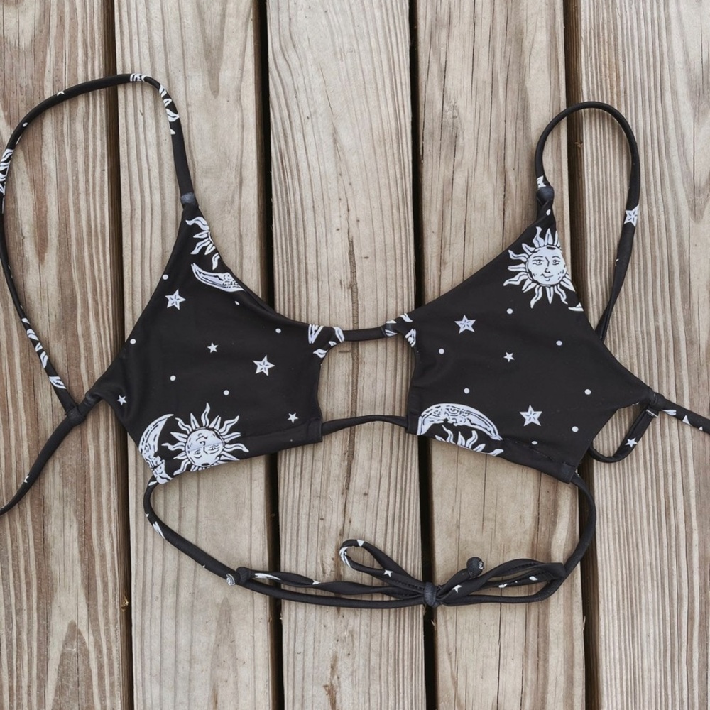 Sun and moon bikini top size small, swim top xs